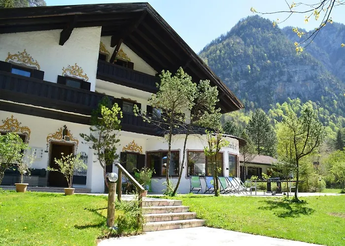 Pension Almhof Baumgarten